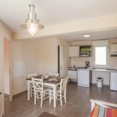 Ferienpark Nemea Les Roches 3*
